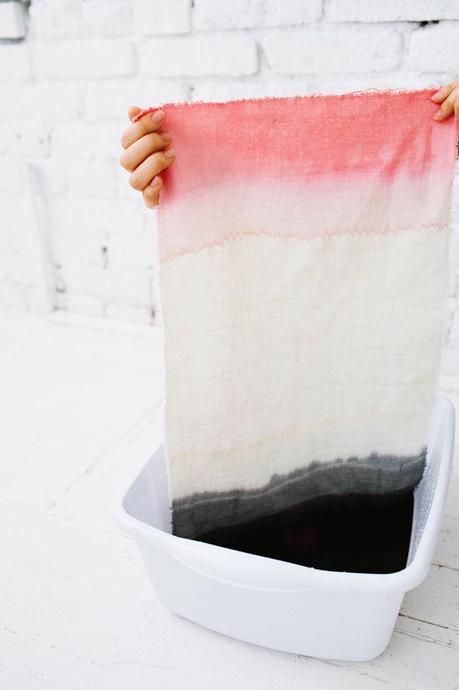 Manteles desteñidos. Llena tu mesa de color este verano