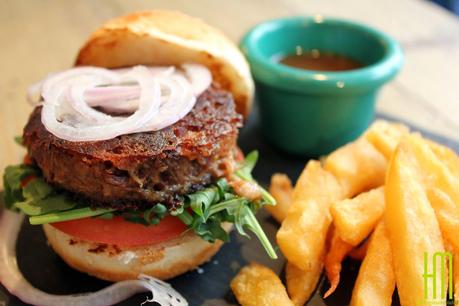 LA TRASTIENDA TAPAS: Mini burgers de rabo de toro que quitan el sentido.
