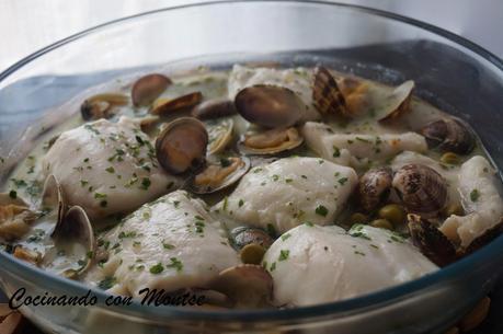 Merluza en salsa al microondas Merluza en salsa al microondas