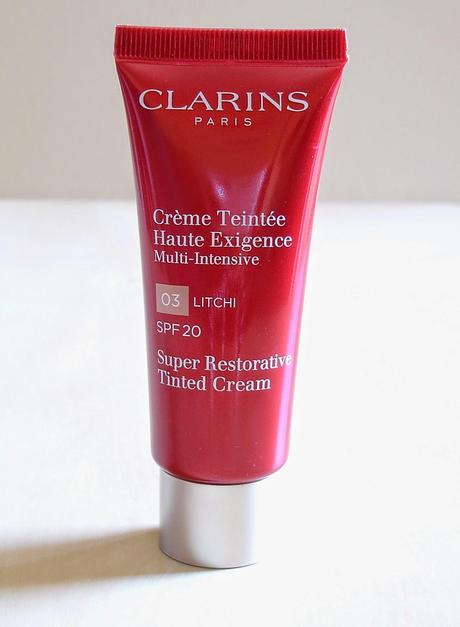 COLABORACIÓN CON LATIENDADIRECTA.ES: SUPER RESTORATIVE TINTED CREAM DE CLARINS