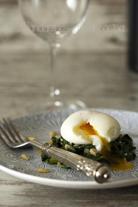 Espinacas con huevos mollets