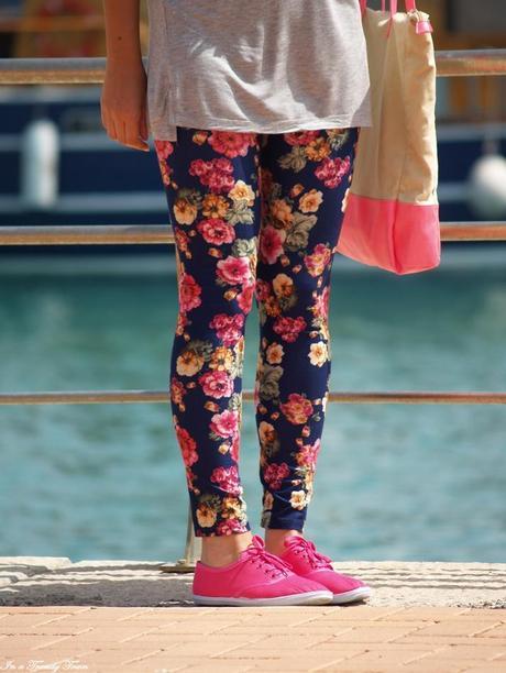 FLOWERED LEGGINGS FLOWERED LEGGINGS