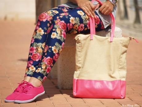 FLOWERED LEGGINGS FLOWERED LEGGINGS