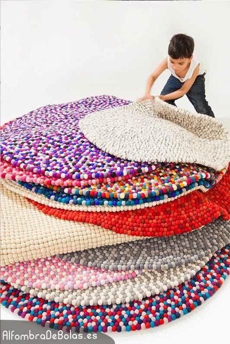Suavidad y color a tus pies. Alfombras de bolas