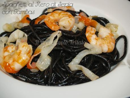 Spaguetti al Nero di Sepia con Gambas