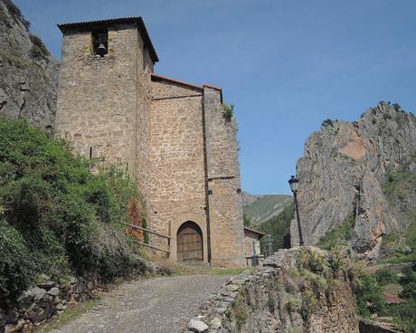 Viaje a ninguna parte. Tocando el cielo. Iglesia San Pedro de Cuevas.