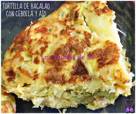 TORTILLA DE BACALAO CON CEBOLLA Y AJO