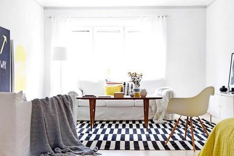 UN PEQUEÑO APARTAMENTO EN ROSA Y AMARILLO