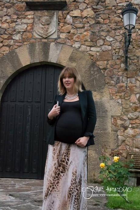 Look de embarazada para eventos!! Con falda larga print animal y americana negra (6)