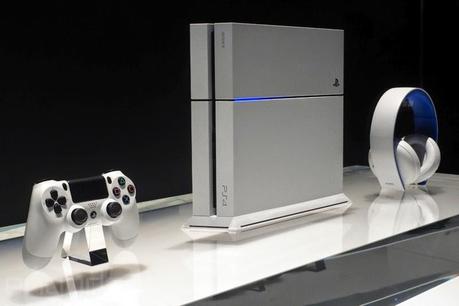 PlayStation 4 Blanca