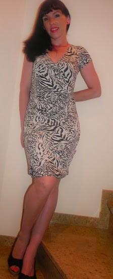 De labios y uñas: Hoy, rojo (look, manicura & outfit)