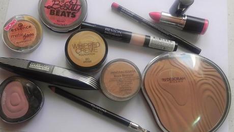 De labios y uñas: Hoy, rojo (look, manicura & outfit)