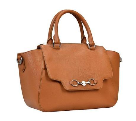 Los bolsos que querrás tener Un básico de diario, de Gloria Ortiz.