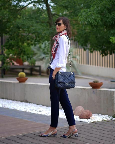 Pantalón capri + Camisa blanca