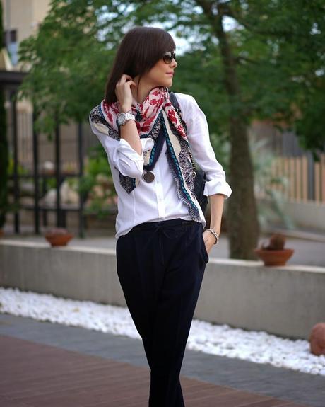 Pantalón capri + Camisa blanca
