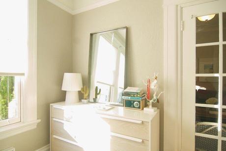 LA SENCILLEZ DE UN DORMITORIO EN TONOS PASTEL