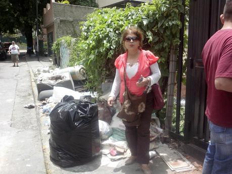 EL RECREO El basurero de Hoyo Las Delicias causa contaminación ambiental. Las autoridades deben plartearles una solución definitiva a la comunidad