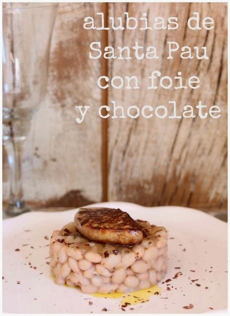 receta: alubias de Santa Pau con foie y virutas de chocolate a la pimienta rosa - recipe: baked beans with foie and pink pepper chocolate shavings