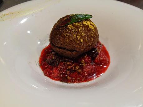 Marquise de chocolate y  frutas rojas