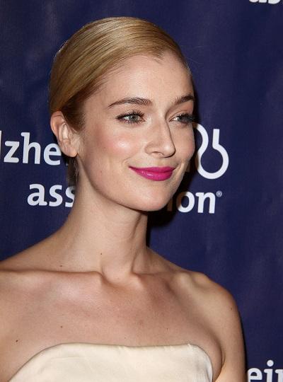 caitlin-fitzgerald-makeup-pink-lips-night-at-sardis-2014