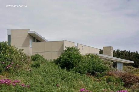 Ampliación de casa vacacional contemporánea en Nueva Zelanda.