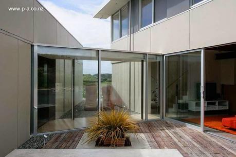 Ampliación de casa vacacional contemporánea en Nueva Zelanda.