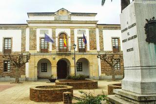 Tapia de Casariego, Ayuntamiento