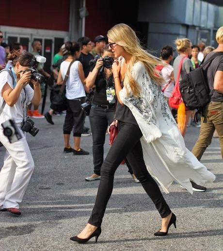 STREET STYLE INSPIRATION; KIMONOS.-