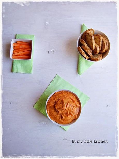 Hummus de pimientos asados