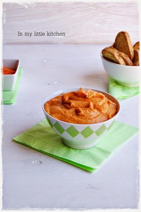 Hummus de pimientos asados