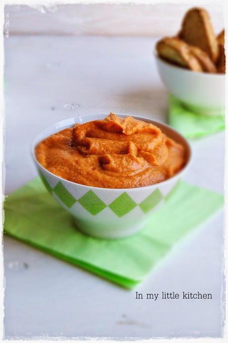 Hummus de pimientos asados