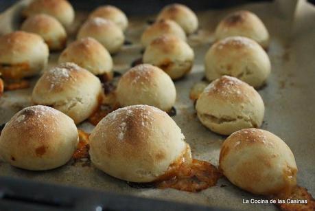 Bollinos Preñaos de Morcilla, Mozarella y Dulce de Membrillo