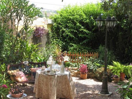 Desayuno veraniego en el jardín