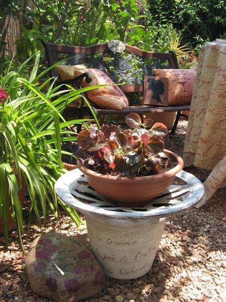 Desayuno veraniego en el jardín