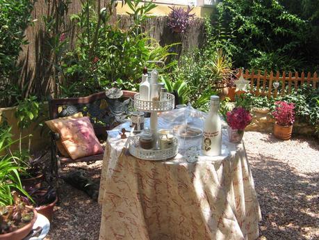 Desayuno veraniego en el jardín