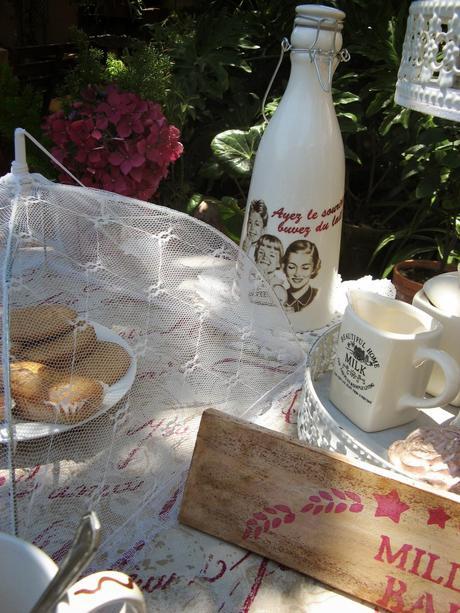 Desayuno veraniego en el jardín