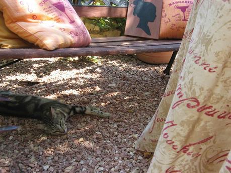 Desayuno veraniego en el jardín