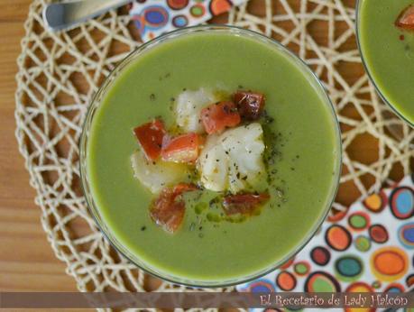 Crema templada de guisantes con lomos de merluza austral de La Sirena