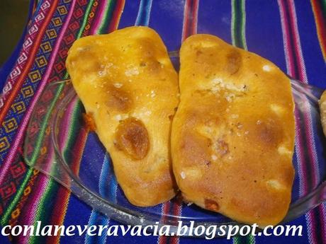 FOCCACIA CON JAMÓN SALADO Y QUESO SEMI