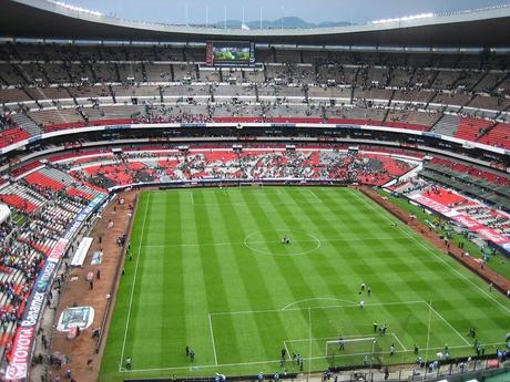 TOP 10 LOS ESTADIOS DE FUTBOL MAS GRANDES DEL MUNDO !!