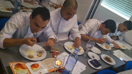 La DOP Torta del Casar realiza una cata en la Escuela de Hostelería Gambrinus de Sevilla