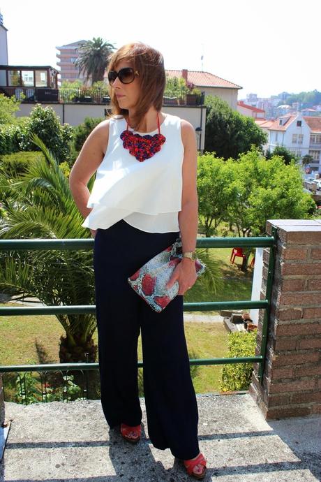 MIS LOOKS - TOP BLANCO Y PANTALÓN FLUIDO