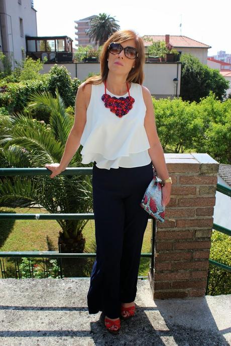 MIS LOOKS - TOP BLANCO Y PANTALÓN FLUIDO
