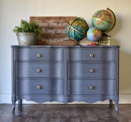 Mueble pintado con chalk paint Americana Chalky Finish Relic