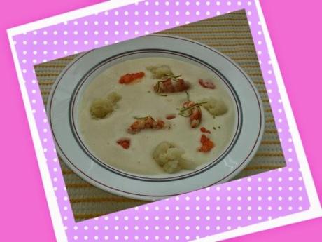 VICHYSSOISE DE COLIFLOR CON GAMBAS AROMATIZADAS CON LIMA  Y UNAS MEDITERRANEAN POP DE MAHESO