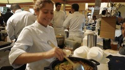 Enjoying tapas at las Ramblas de Barcelona. Yes, you can!