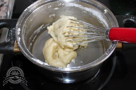 Petisú Relleno de Crema Pastelera.