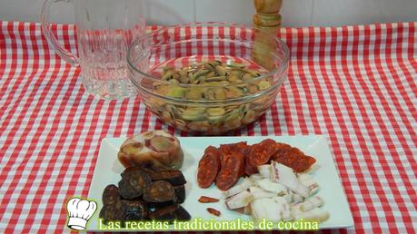 Receta fácil de habas cocidas con chorizo y morcilla