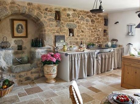 Casa Rustica en Languedoc / Rustic House in Languedoc