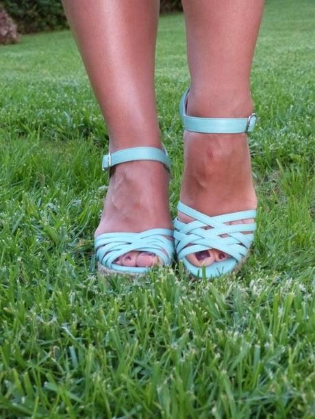 ¡Nuevo look! Cropped Top y gafas Polaroid